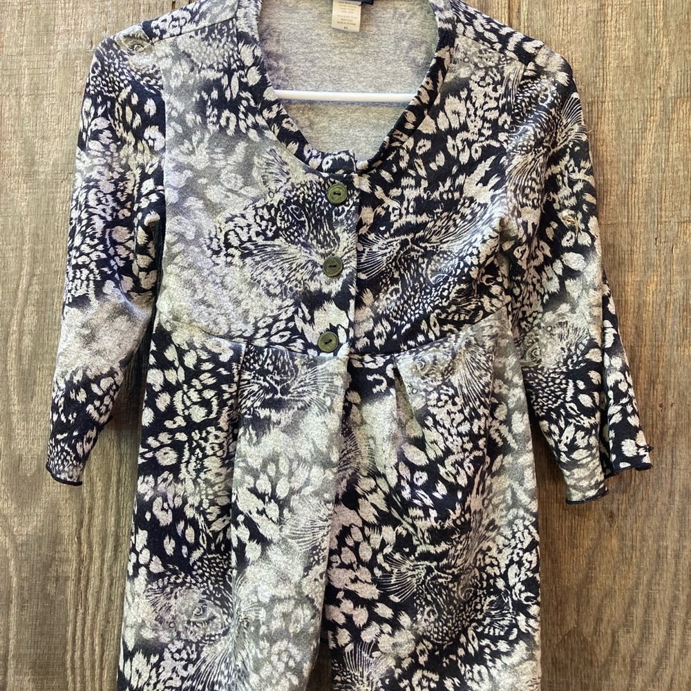 Solo Nove Knit Buttoned Top w/ Fox Print in Gray, White, Black